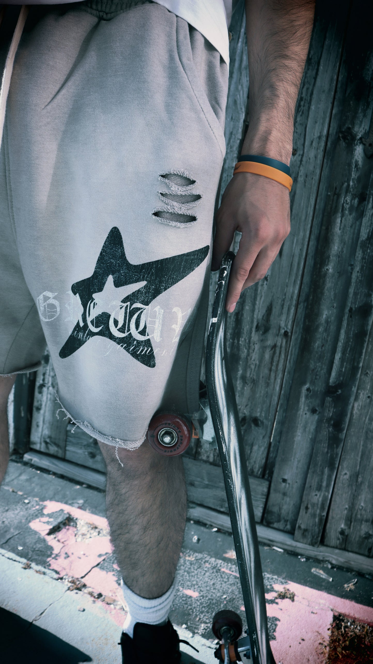 SUN-DRIED STAPLE SHORTS